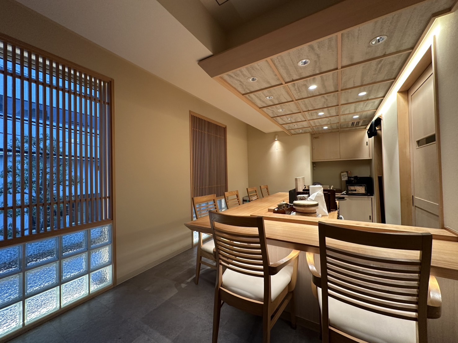 【コラム】神楽坂で寿司屋を開業しました